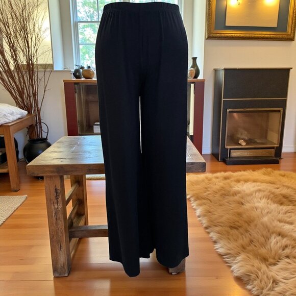Chicos Black Wide Leg Pull On Pants Size 2 Reg Lounge Travel Minimalist Casual - Picture 1 of 8